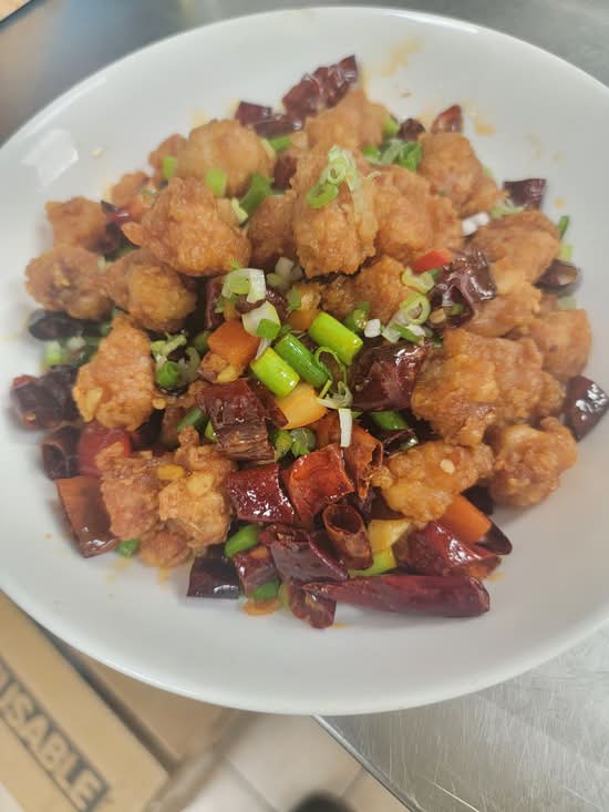 spicy stir-fry chicken bones香辣鸡脆骨